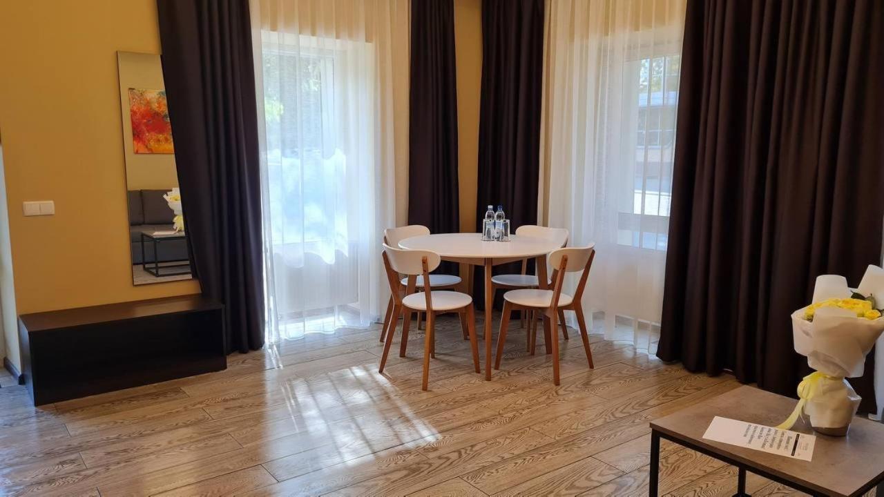 Hotel Atmosphere Poltava Eksteriør billede